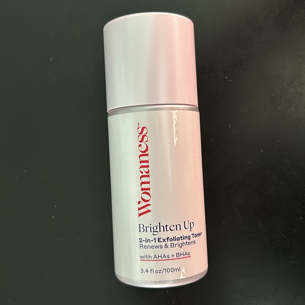Womaness Brighten Up 2-in-1 Exfoliating Toner for aging skin 99.8% full